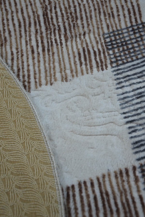 Vizon Kaymaz Tabanlı Kabartmalı Oval Yolluk Halı YM9023O